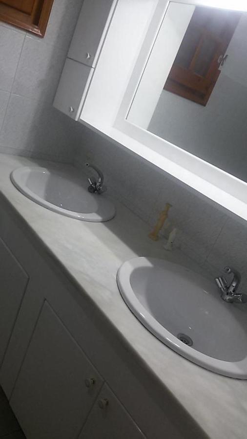 פאלאוקסטריצה Litheri-Studios&Apartment מראה חיצוני תמונה