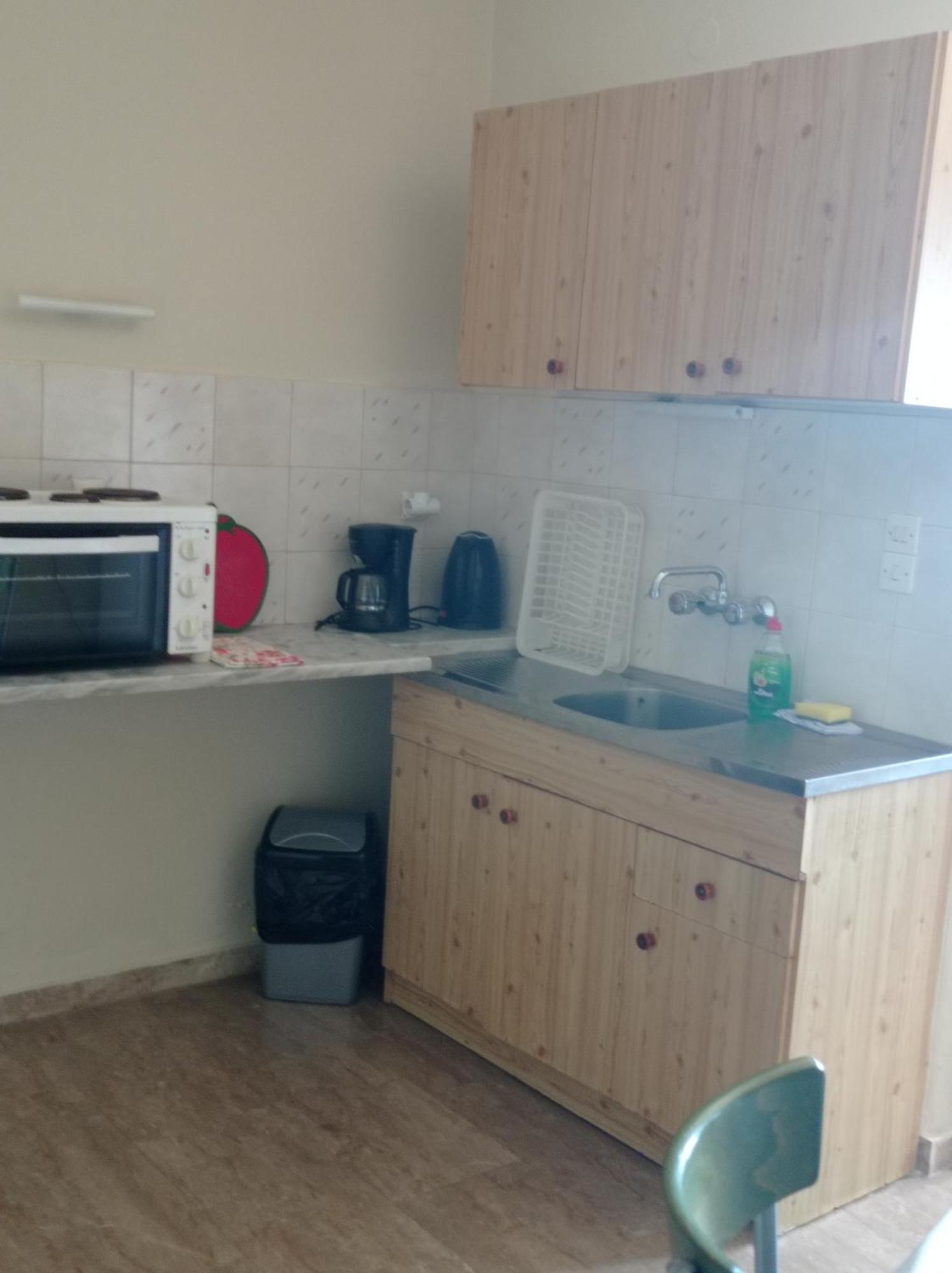 פאלאוקסטריצה Litheri-Studios&Apartment מראה חיצוני תמונה
